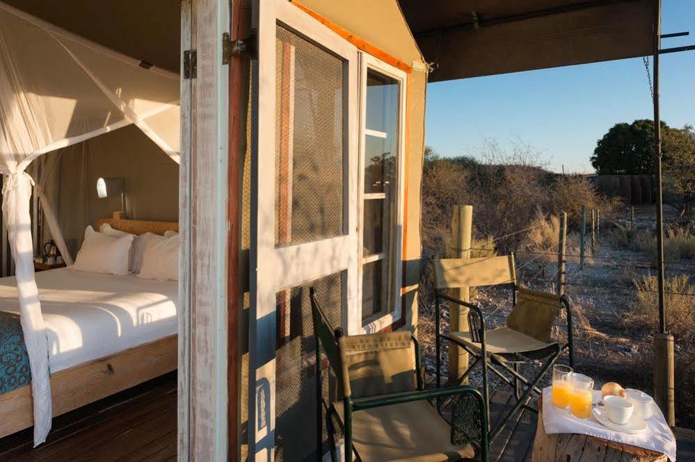 Anderssons Camp Hotel Окаукуехо Екстериор снимка